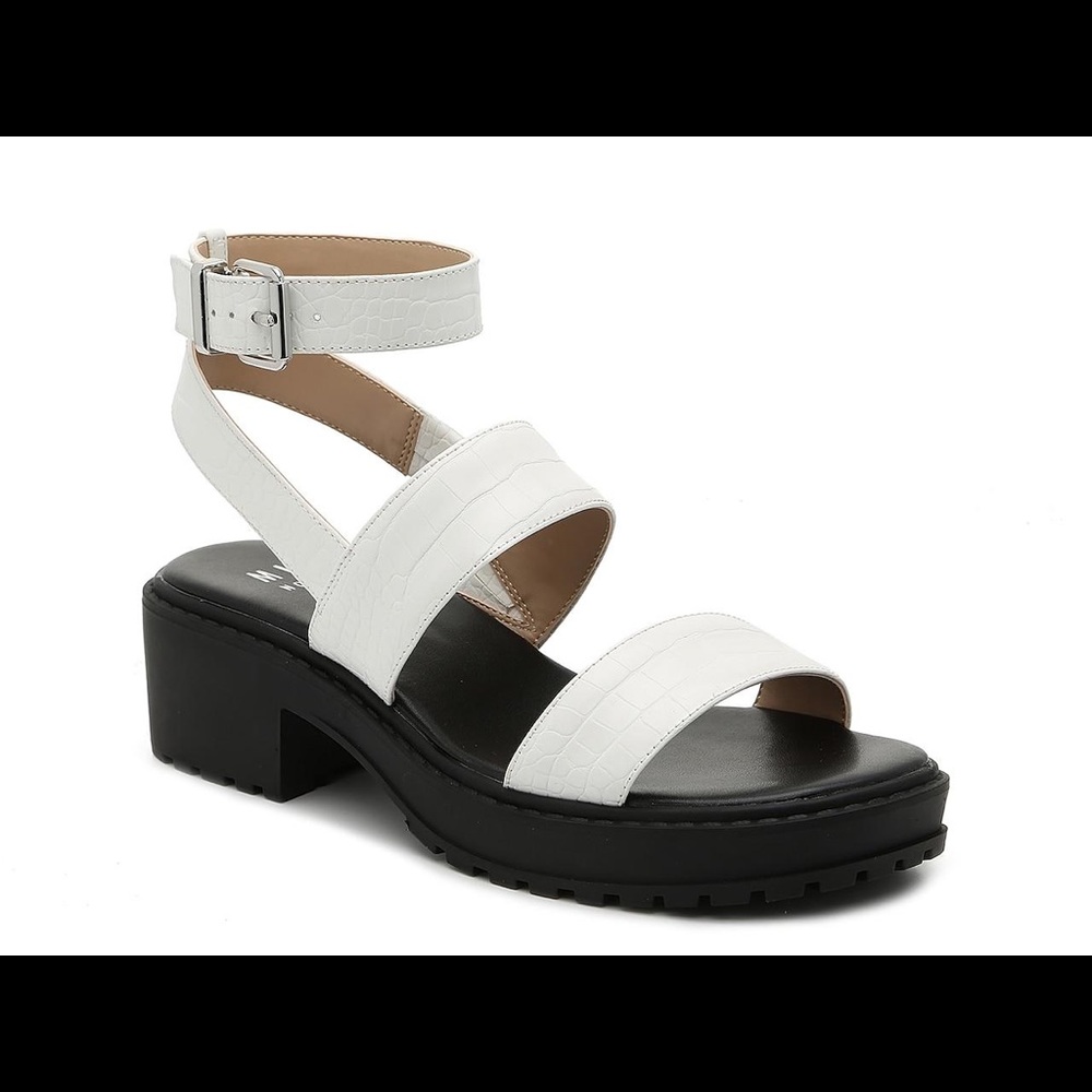 NWT CHUNKY WHITE SANDALS SOLD